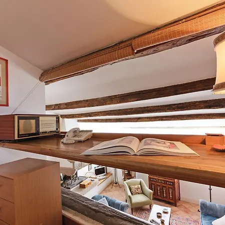 Lägenhet Librari Flat