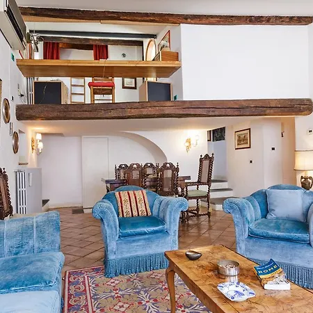 Librari Flat Lägenhet